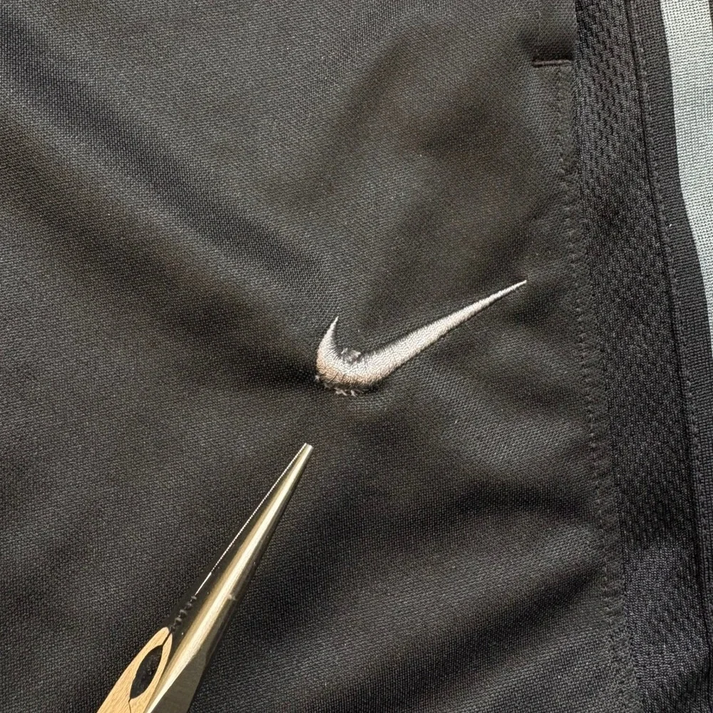 Nike Epic Mens Track Pants Black‎ Grey Stripe Athletic Training Pants Small